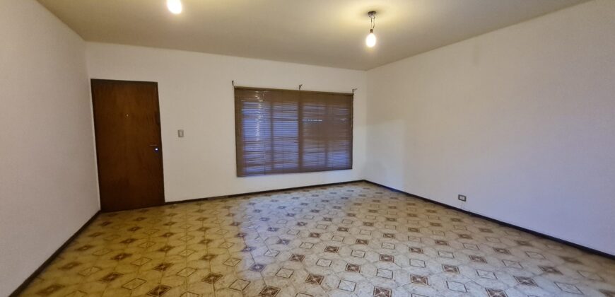 ¡VENTA DE CASA EN ZONA PRIVILEGIADA DE GODOY CRUZ!
