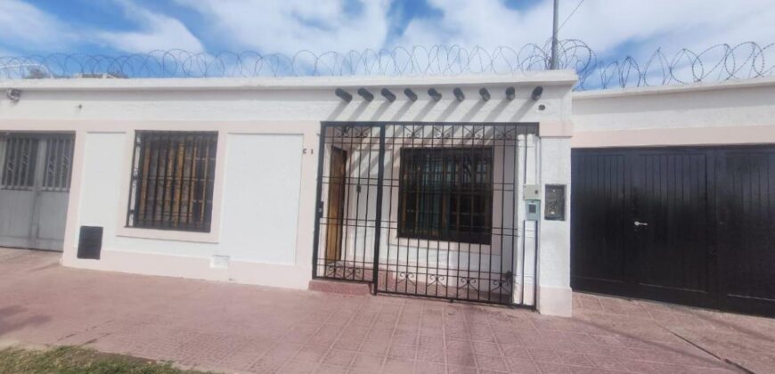 ¡VENTA- OPORTUNIDAD ÚNICA EN GUAYMALLÉN! CASA + DEPTO DE INVERSIÓN.